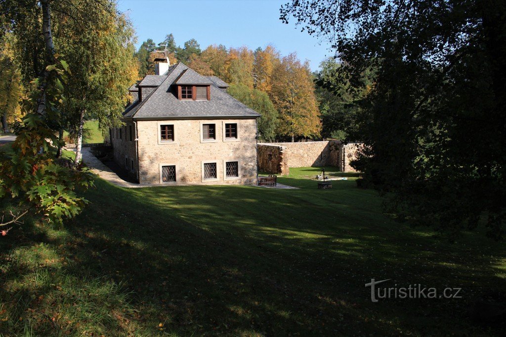 Hlaváček malma, kilátás délről