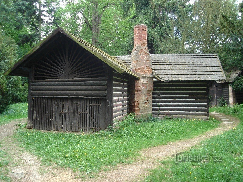 Corps de logis - entrée depuis le château