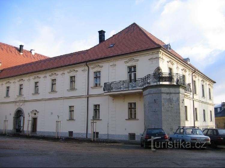 El edificio principal del castillo.