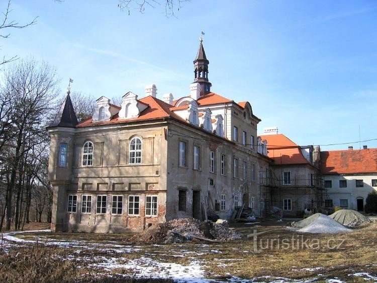 Le corps de logis du château