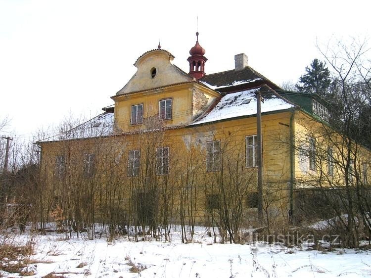 Das Hauptgebäude des Schlosses