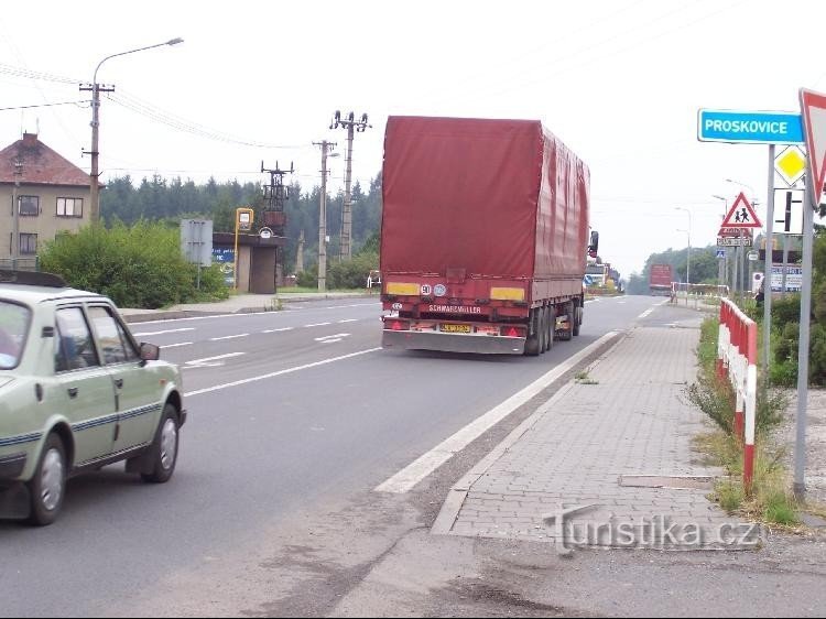 Hauptstraße: Straße in Richtung Ostrava-Přiboc.