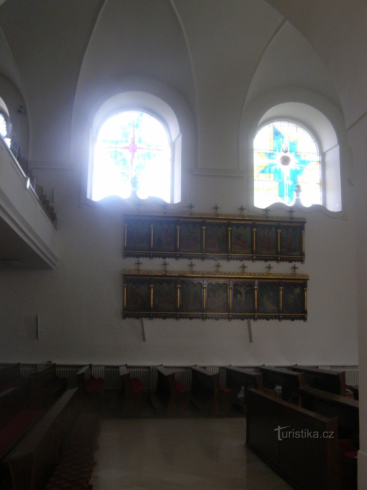 A nave da igreja