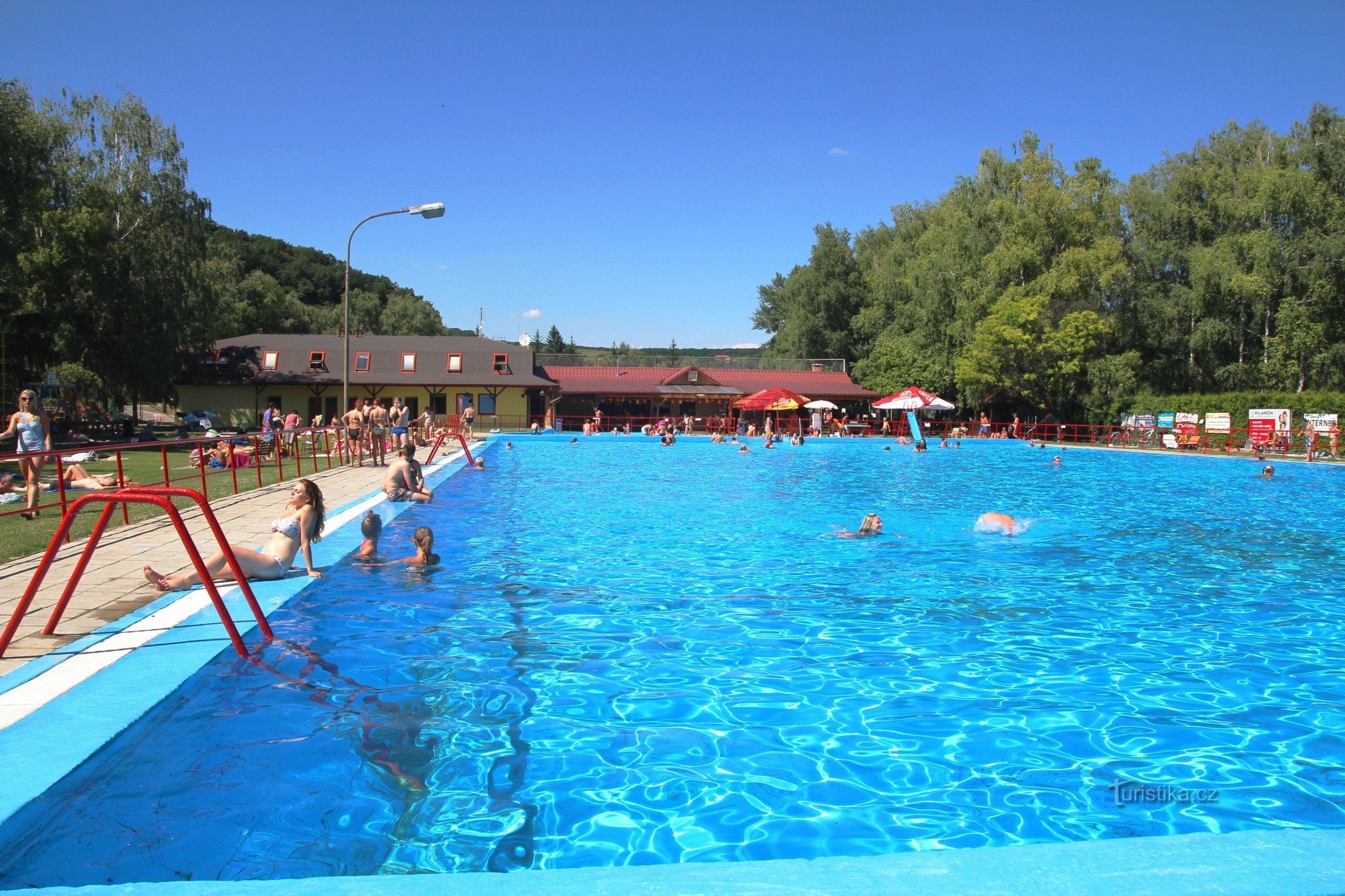 Vigtigste stor swimmingpool