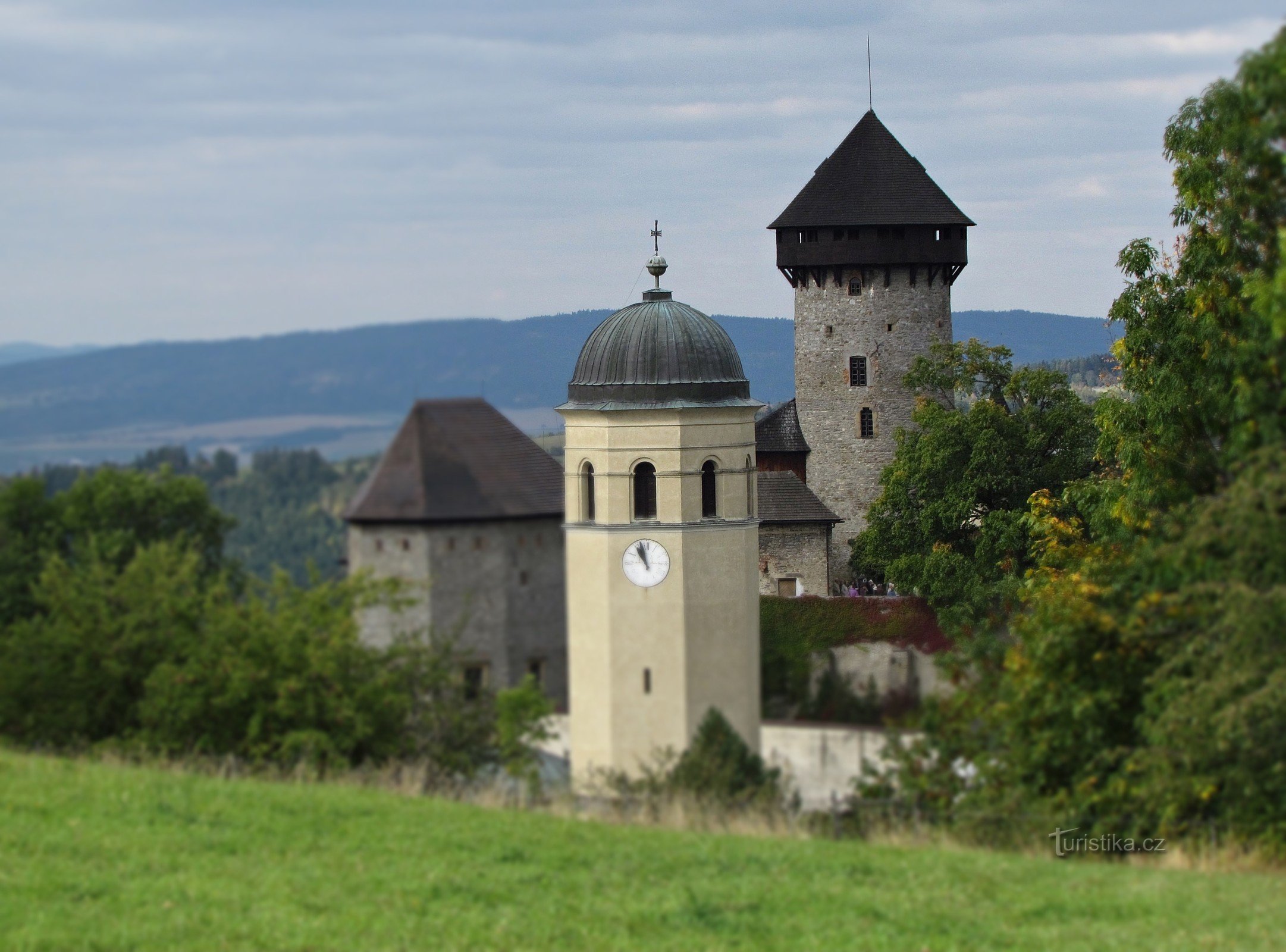 Hlavní věž hradu Sovinec