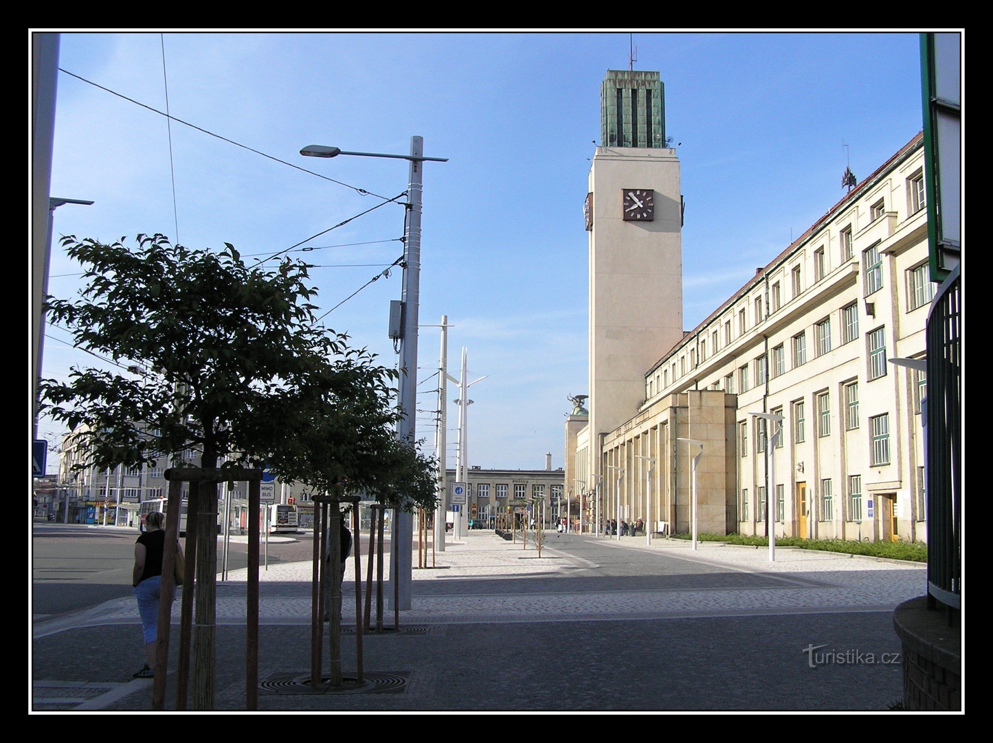 GLAVNI ŽELJEZNIČKI KOLODVOR