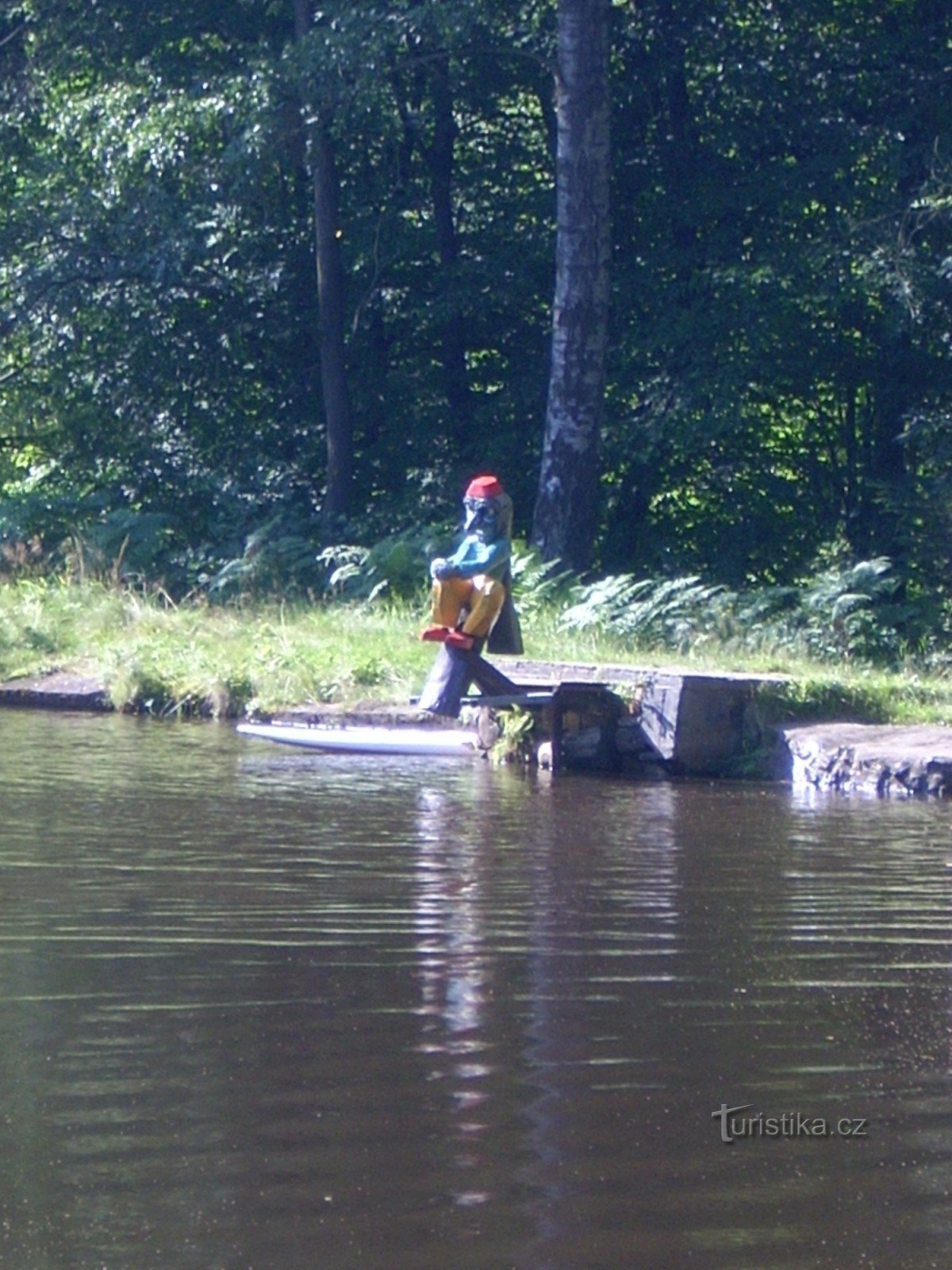 gardien de la piscine forestière