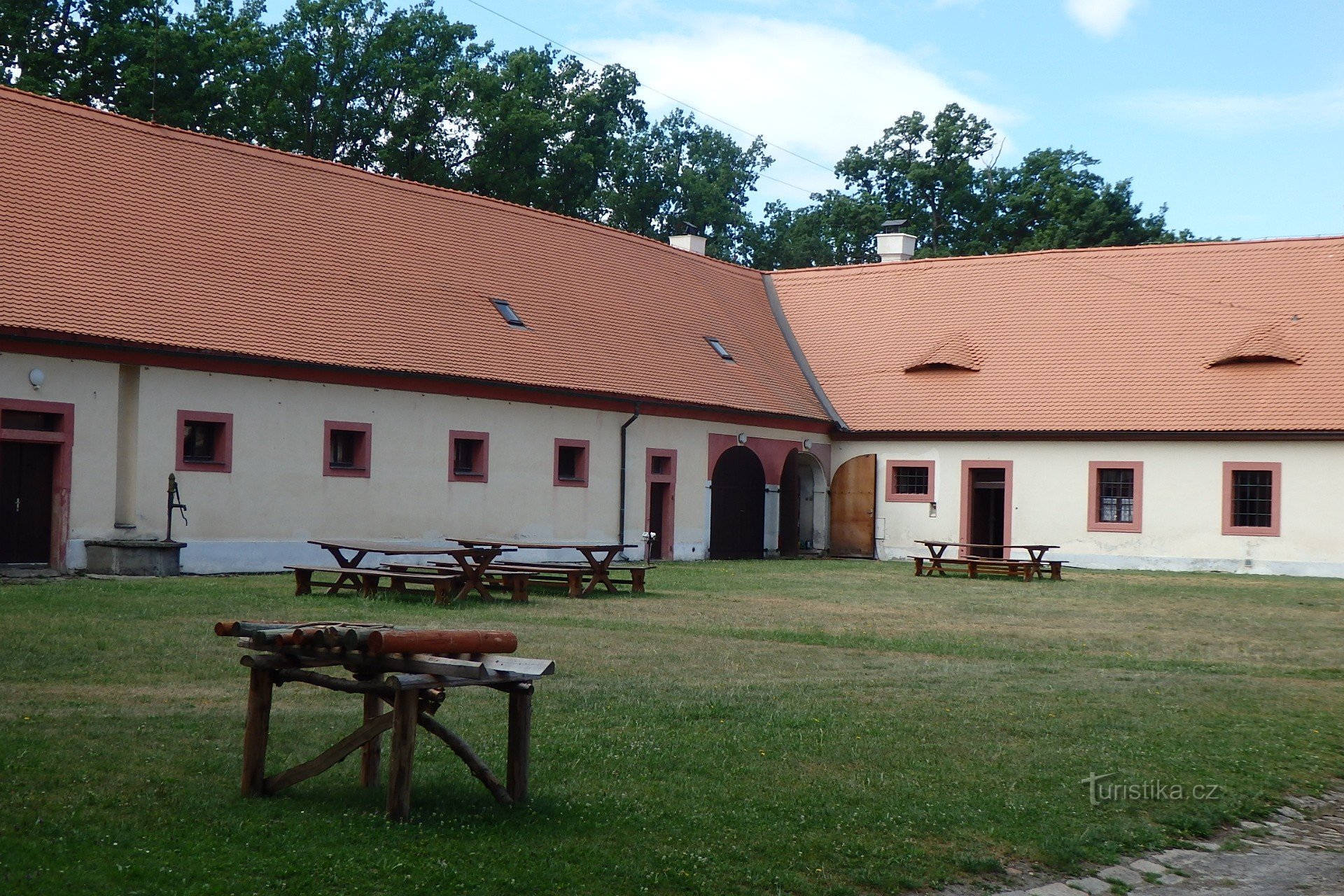 Hluboká nad Vltavou: ハンティング ロッジ Ohrada と動物園