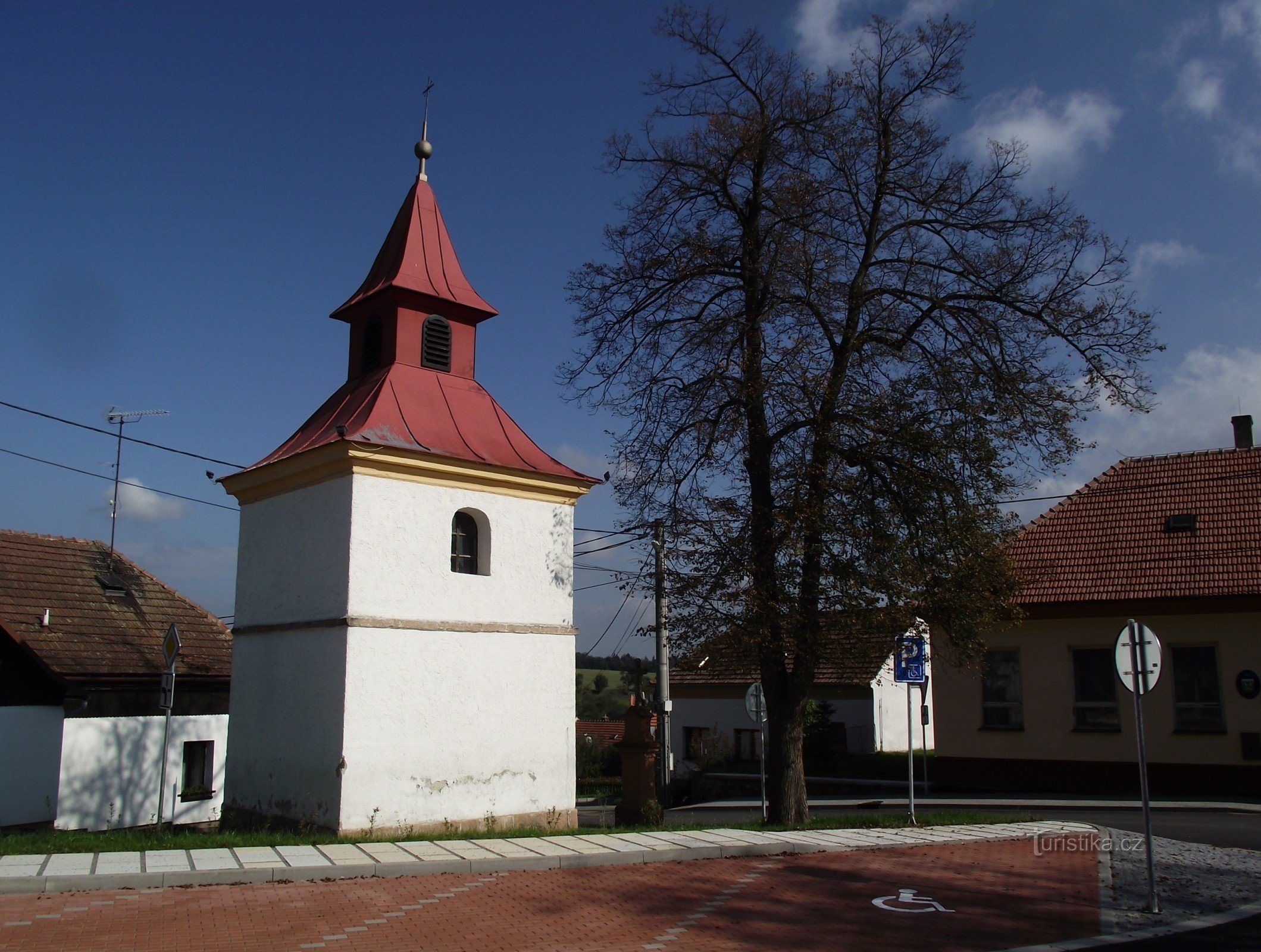 Hluboké Dvory (nær Tišnov) - Kapel for Jomfru Marias himmelfart