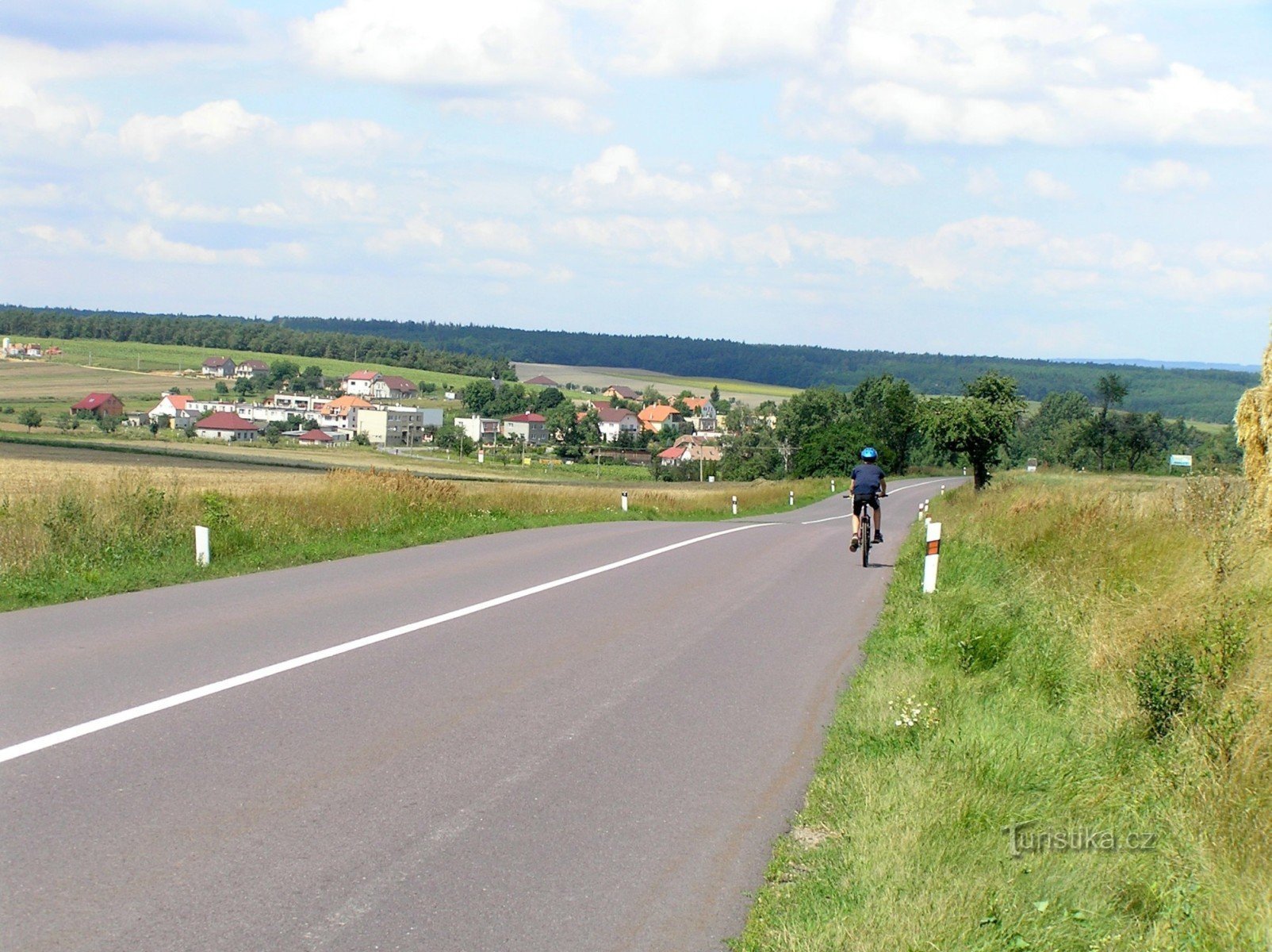 Hluboké Mašůvky vanaf de weg vanuit Znojmo