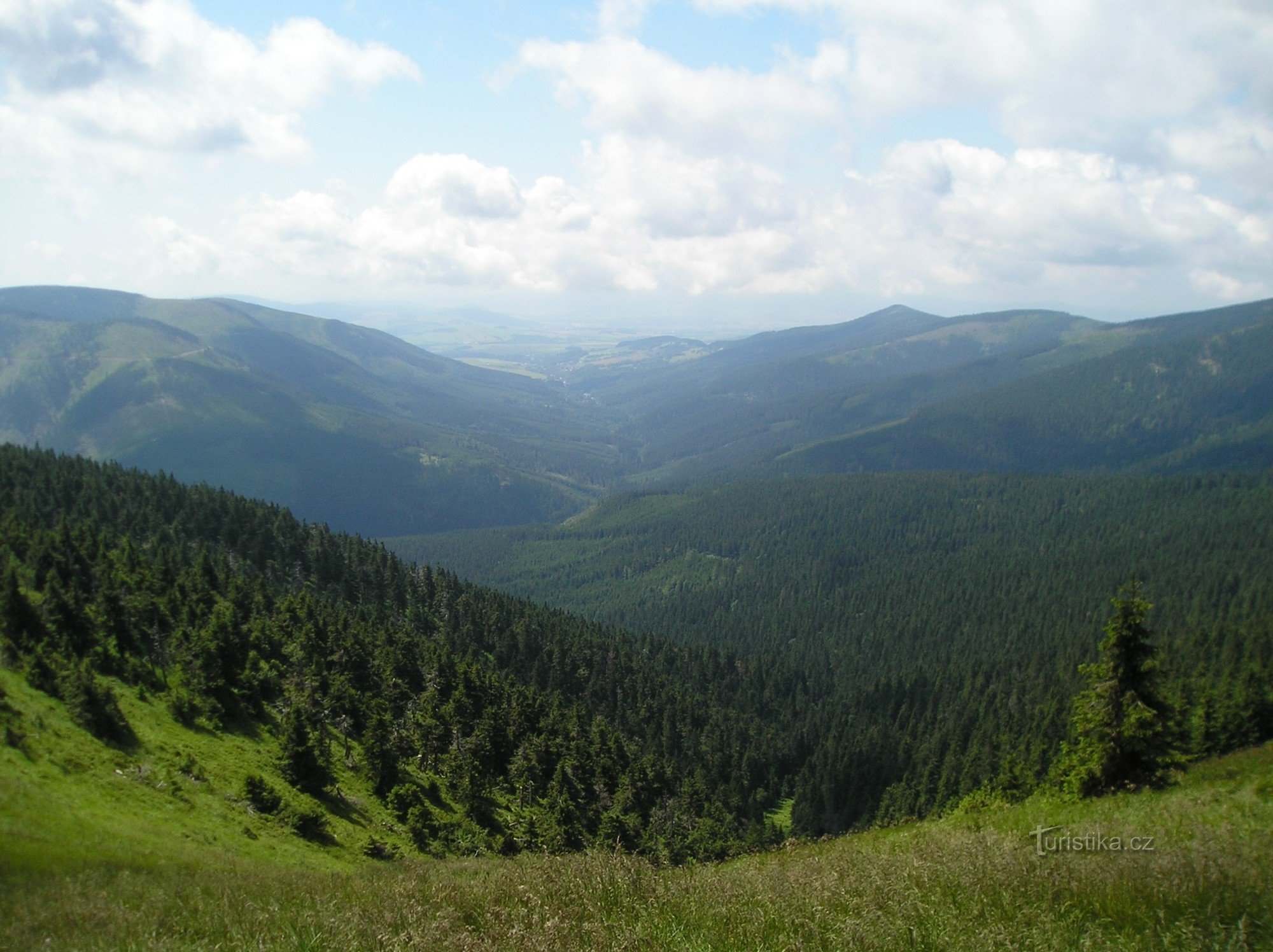 La profonda valle della Moravia