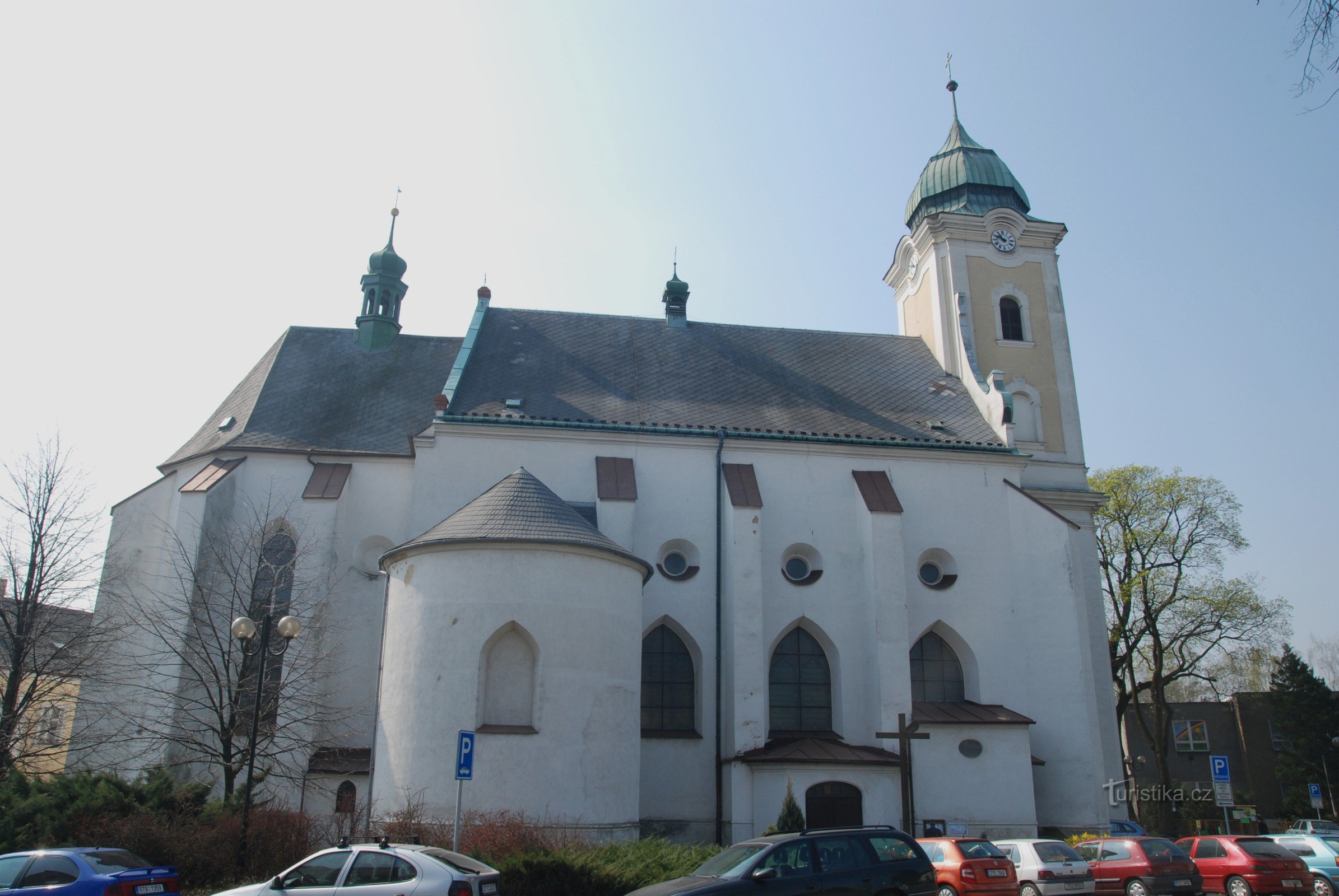 Hlúčín - Kościół św. Jan Chrzciciel