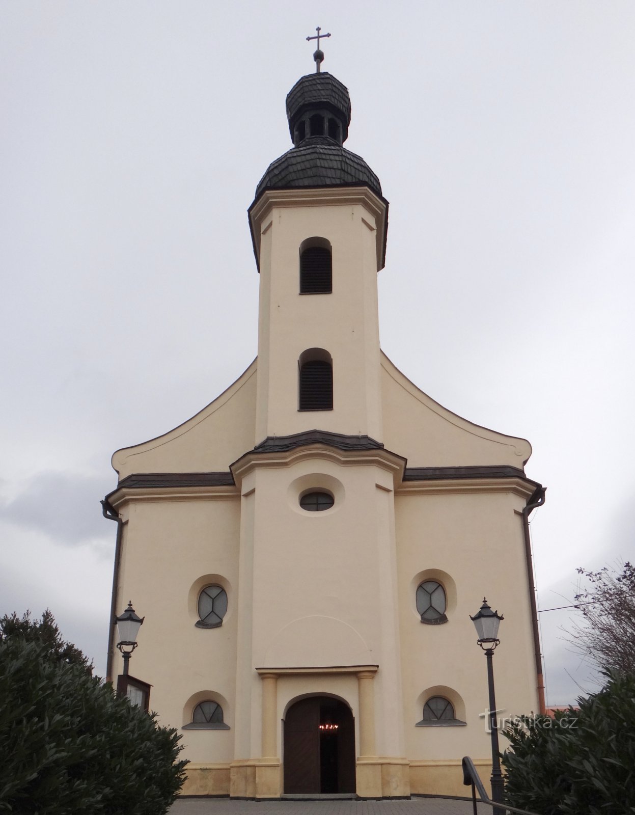 Hlúčín - kościół św. Rynki