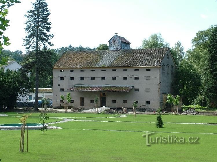 Hlúčín - pod