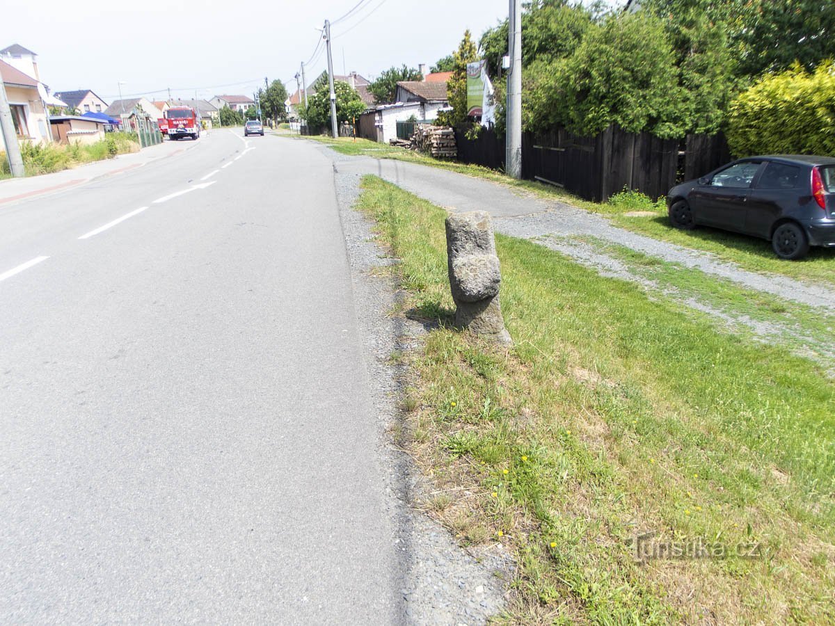 Juste à côté de la route