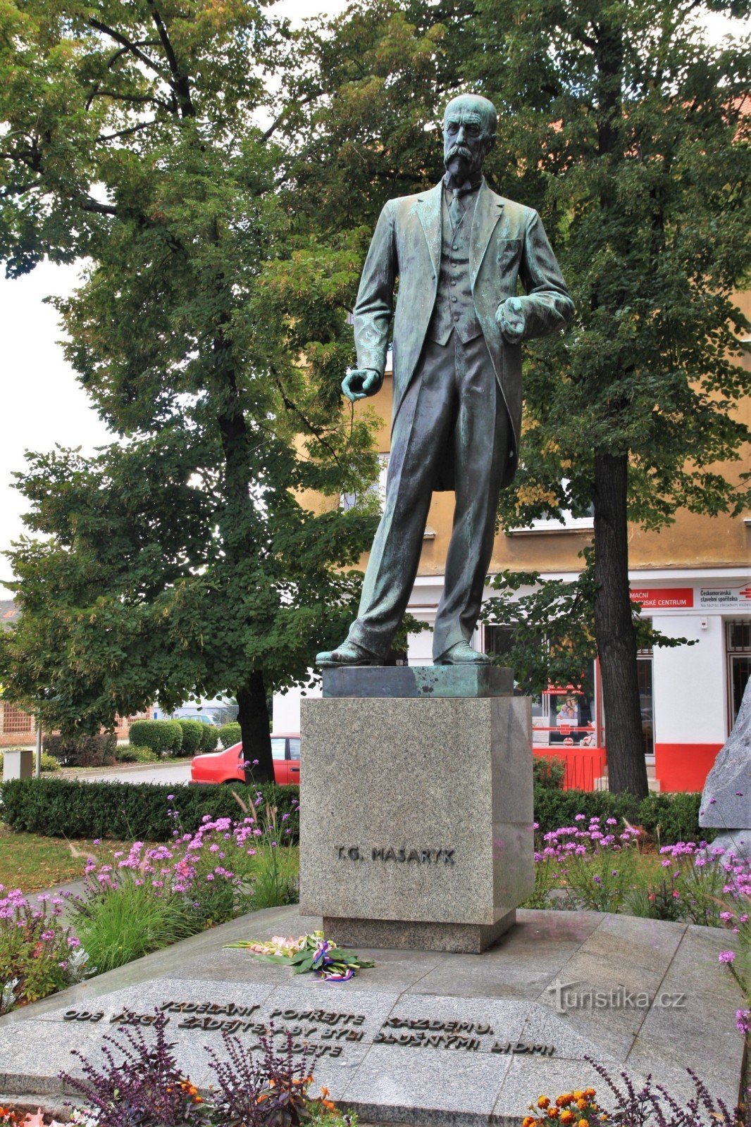 Hodonín - monument to TG Masaryk - 2011