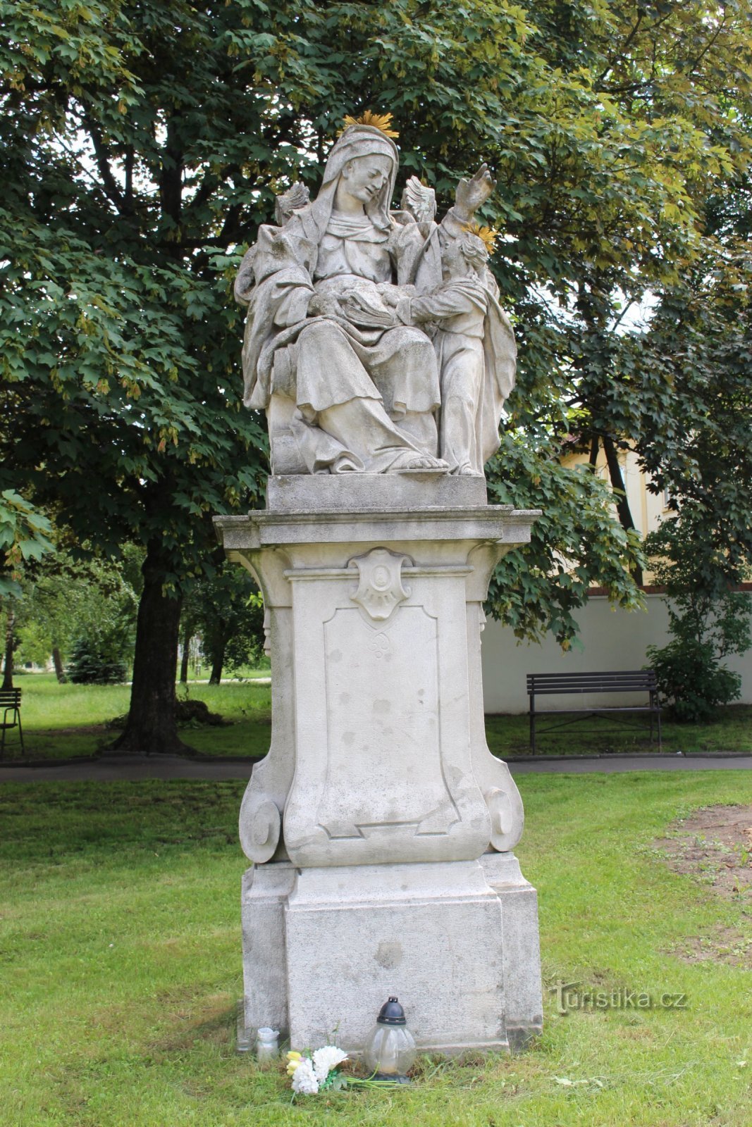 Hodonín - statue af Sankt Anna