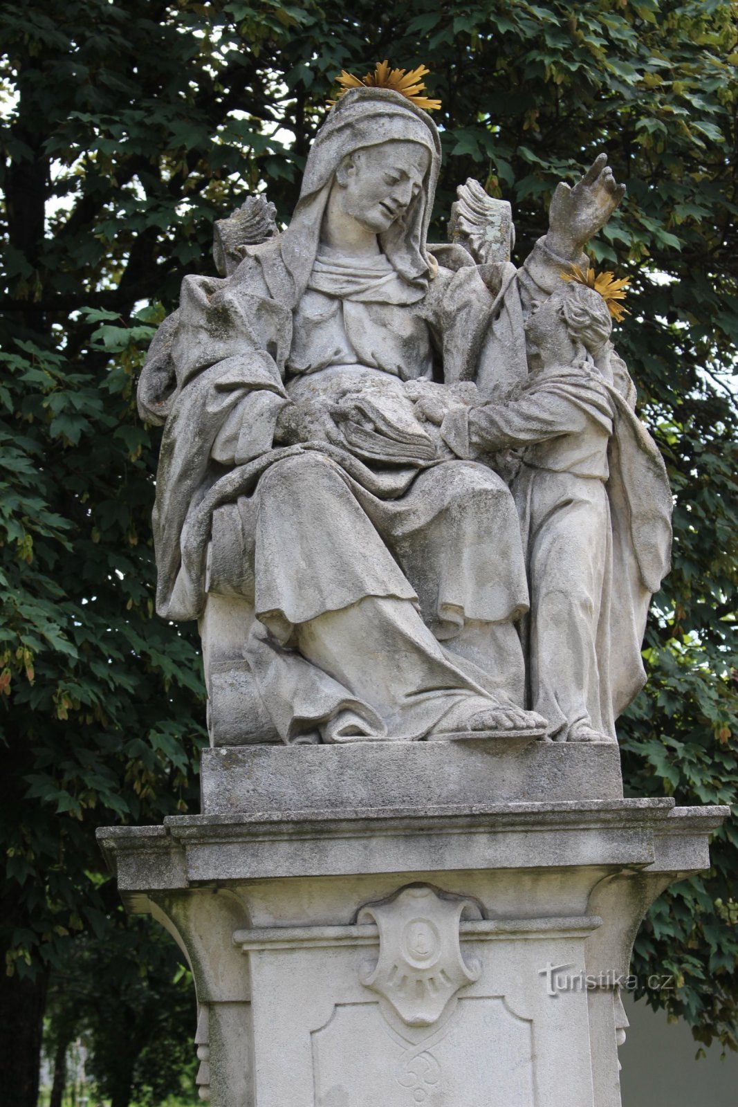Hodonín - estatua de Santa Ana