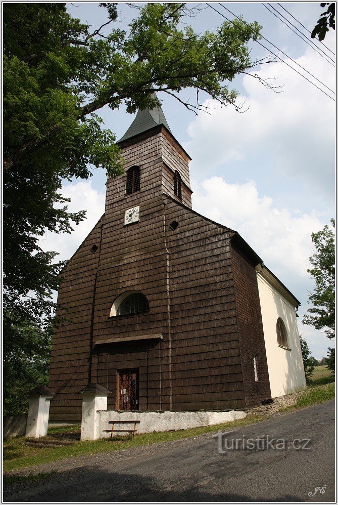 Hojsova Stráž - church