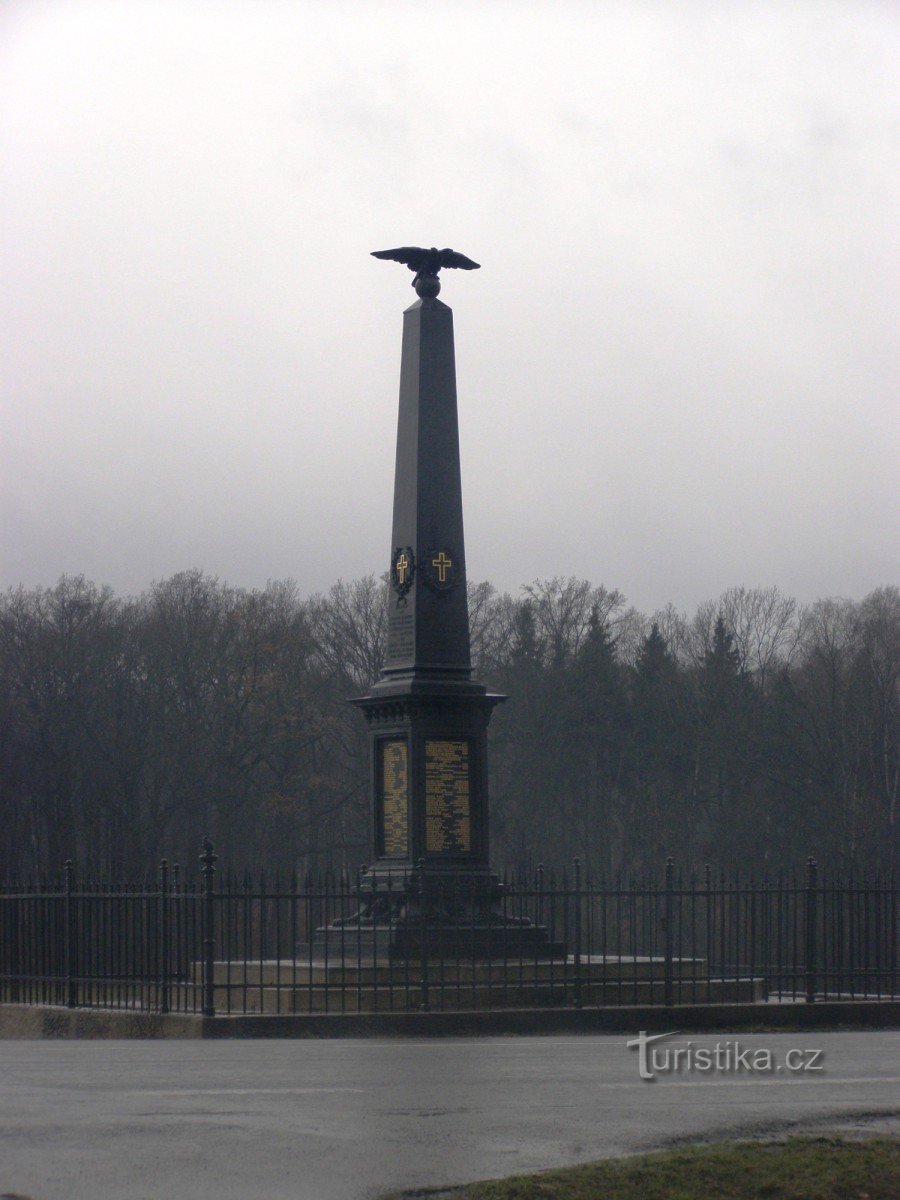 Holá - 1866年の戦いの記念碑