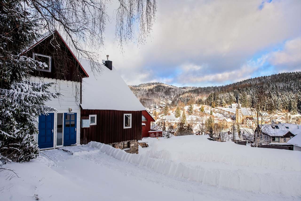 Celoten pogled na dolino Holland Barn