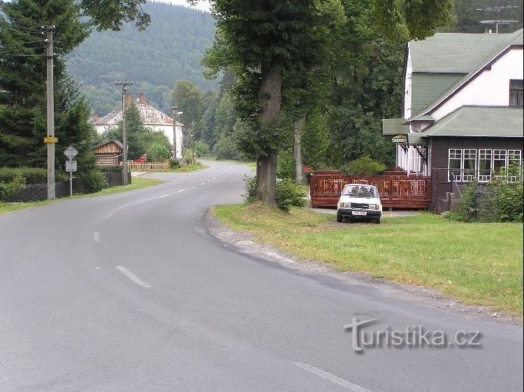 Holčovice: Cesta směrem na Holčovice