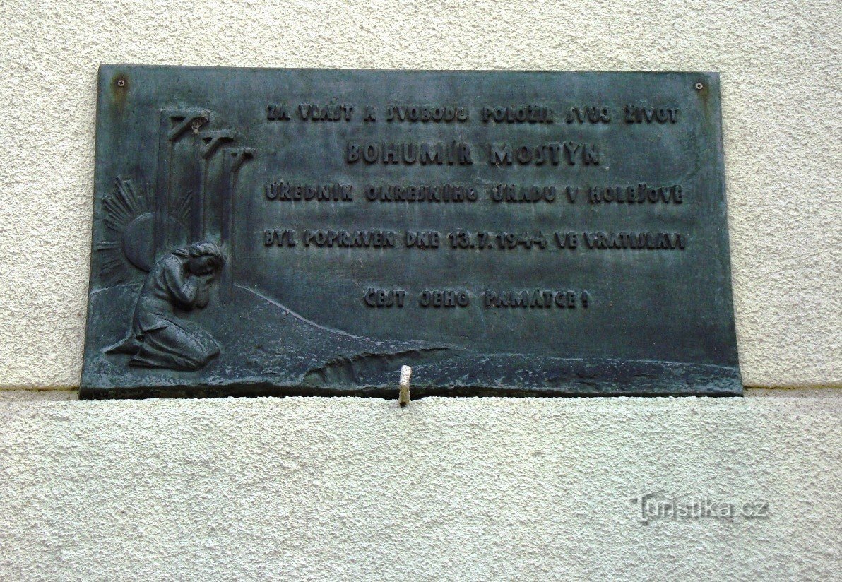 Holešov-Masarykova utca-Városháza emléktáblával-Fotó: Ulrych Mir.