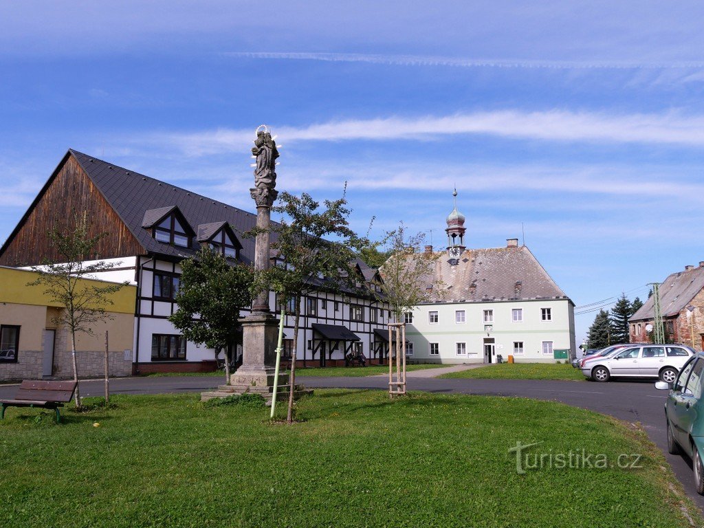 Wzgórze Świętej Katarzyny, plac