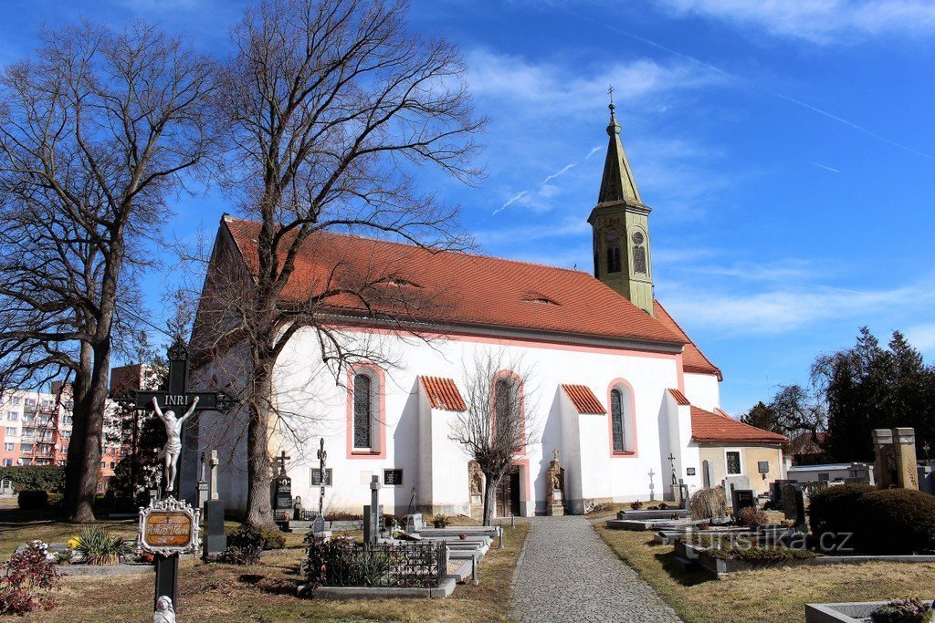 Horaždovice, Kirche St. Johannes der Täufer, Gesamtansicht