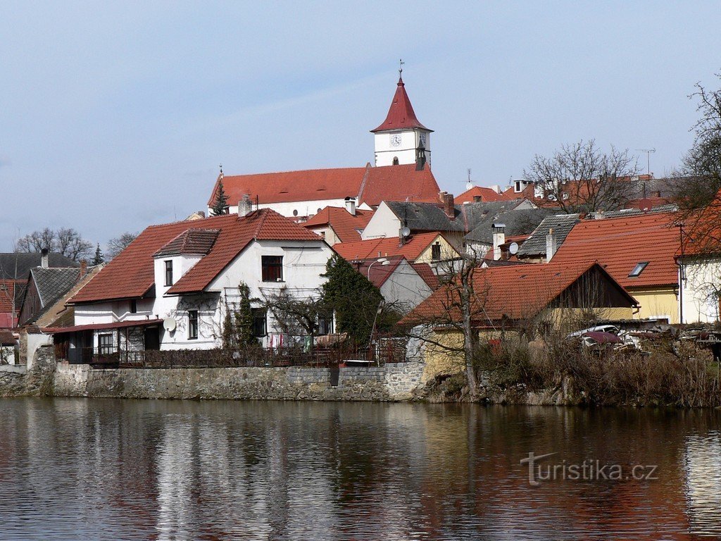 Horažďovice, Blick auf die Stadt vom Fluss Otava