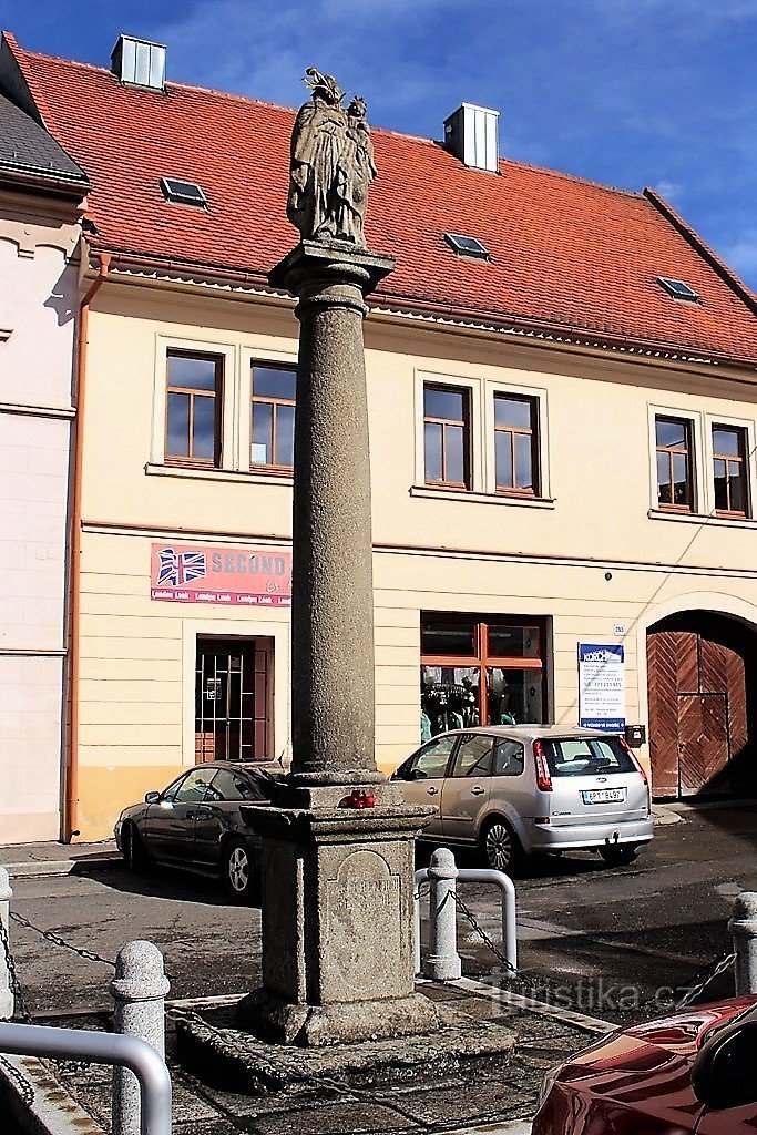 Horaždovice, statue af St. Josef med Jesusbarnet