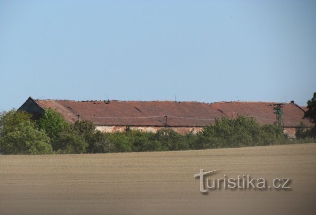 Horecký Dvůr - 道路からの眺め