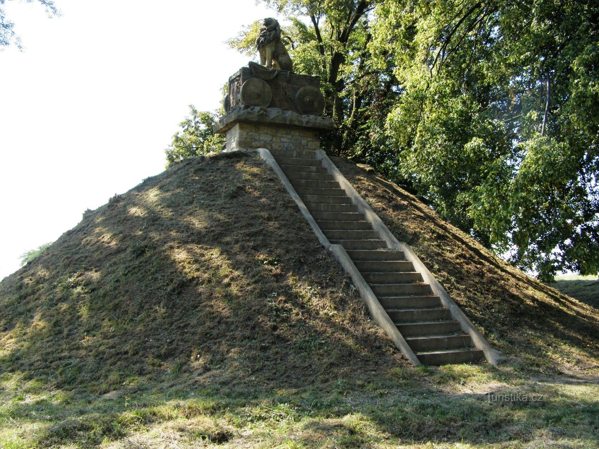 Hořice - Mohejlík, husitská mohyla