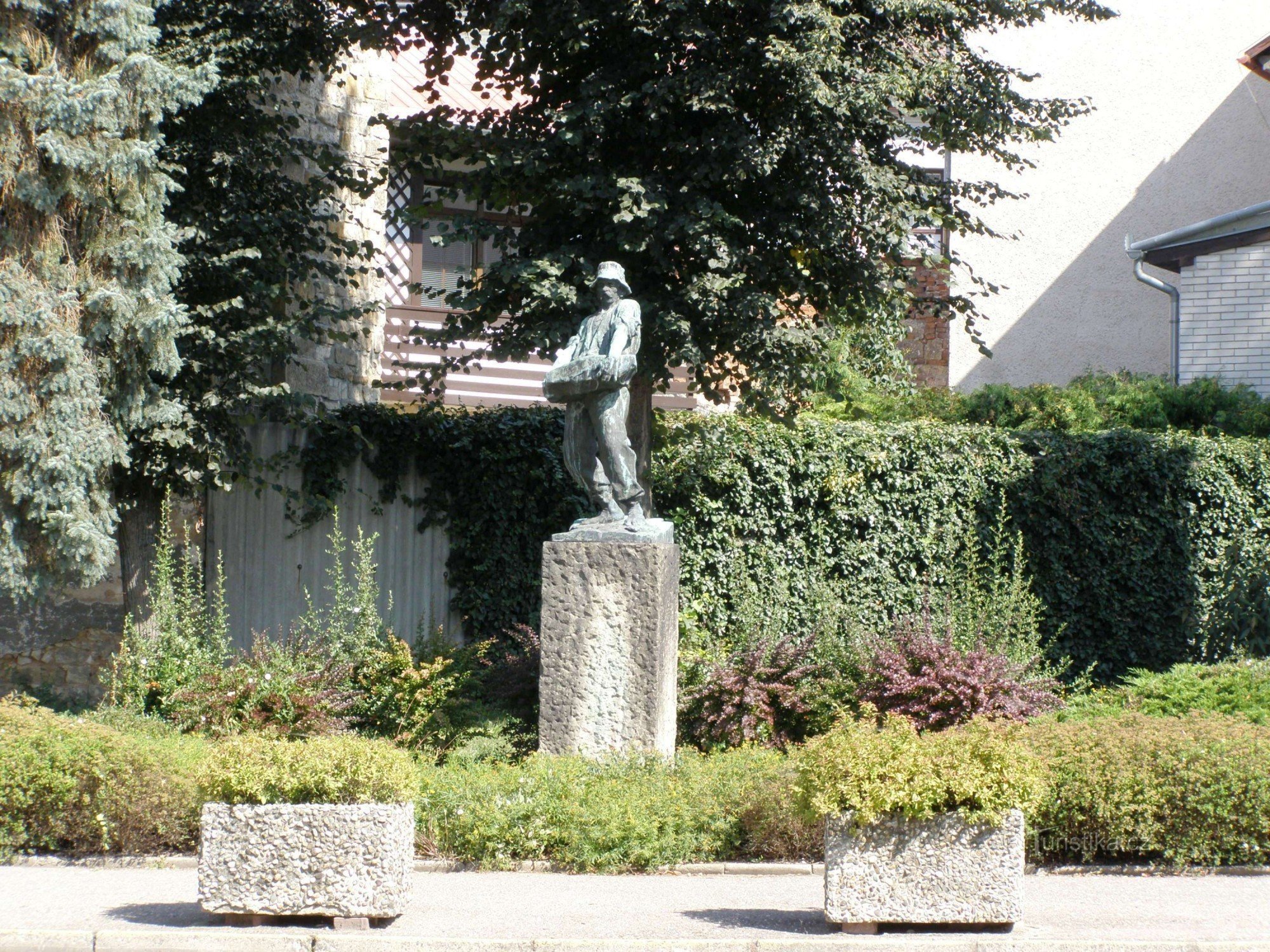 Hořice - Statue des Arbeiters