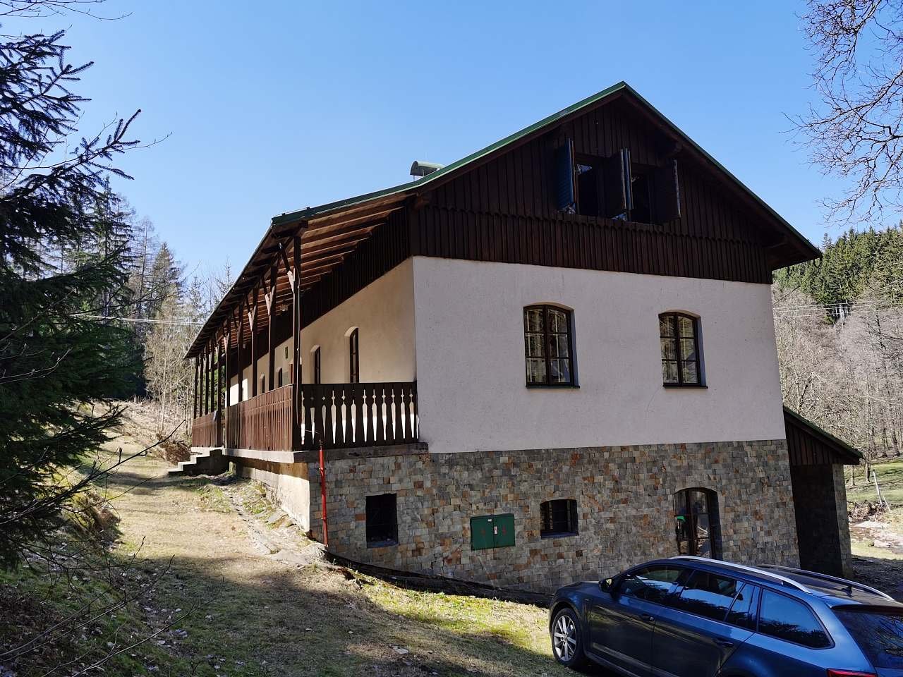 Hořická-Hütte in der Nähe von Černý Dol