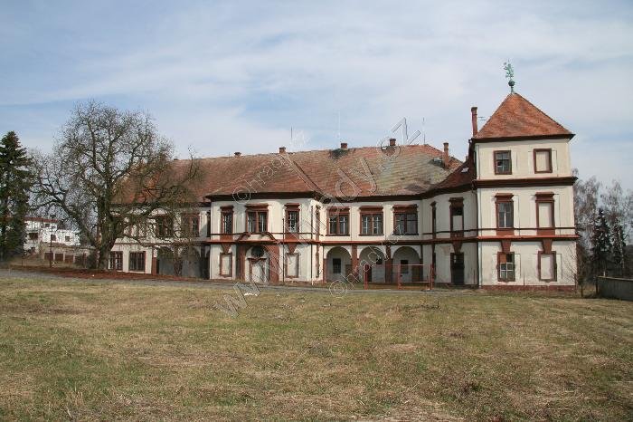 Hořiněves