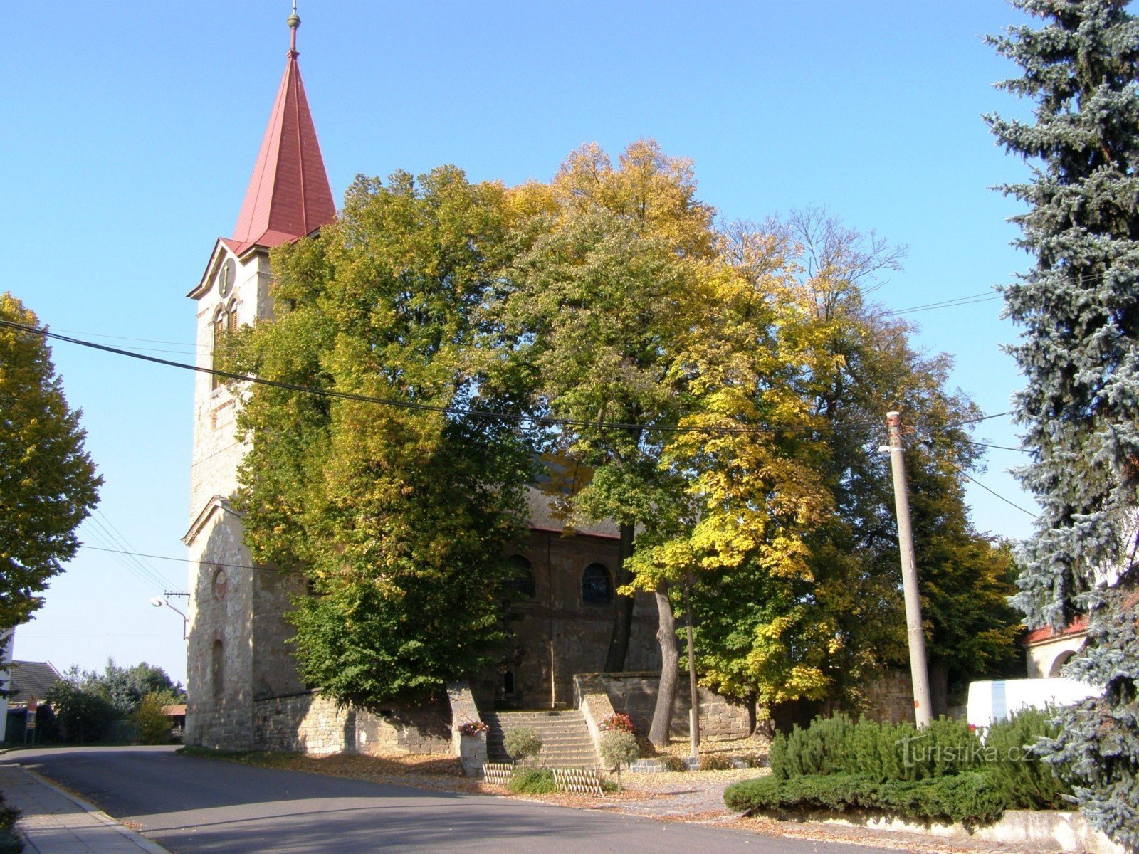 Hořiněves - kyrkan St. Procopius