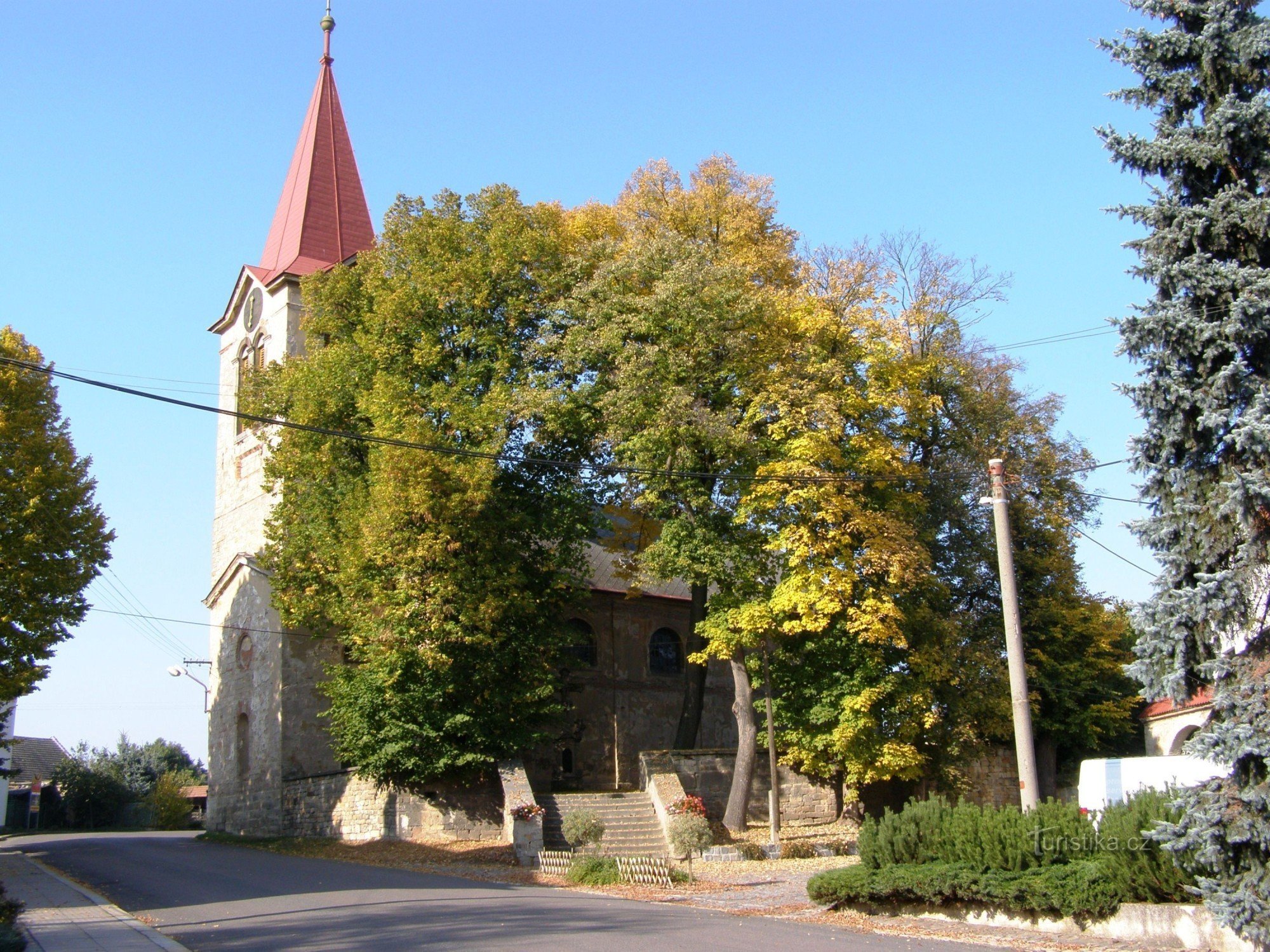 Hořiněves - kirken St. Procopius