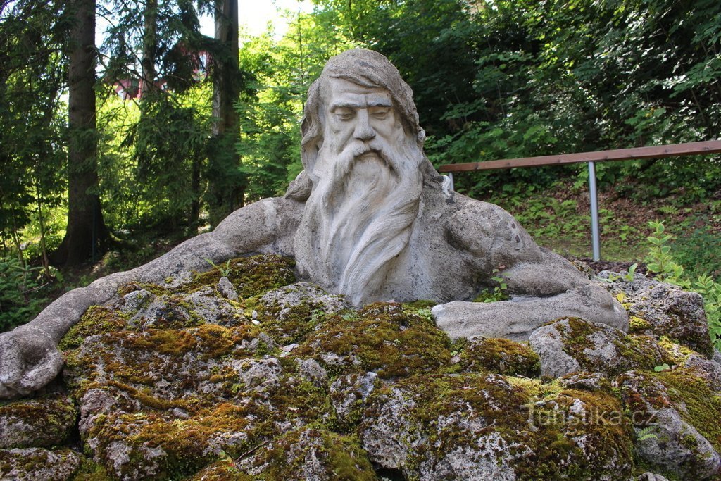 The upper part of the Krakonoš statue