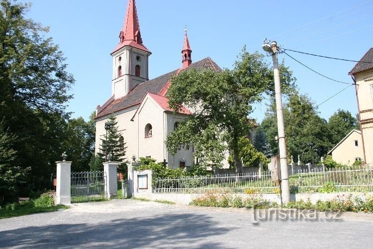 Horni domoslavice : église