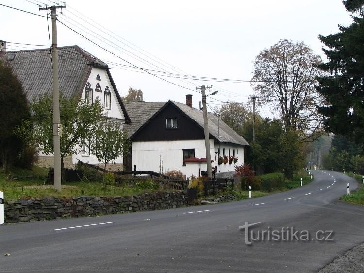 Horní Guntramovice, widok na drogowskaz