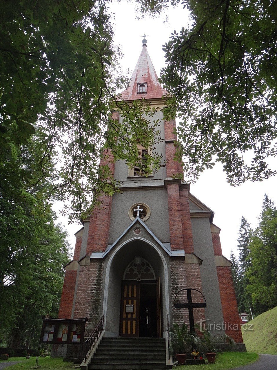 Horní Lomná St. Cross-kyrkan