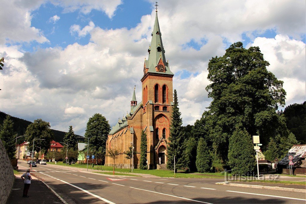 Horní Maršov, Iglesia de la Asunción de la Virgen María