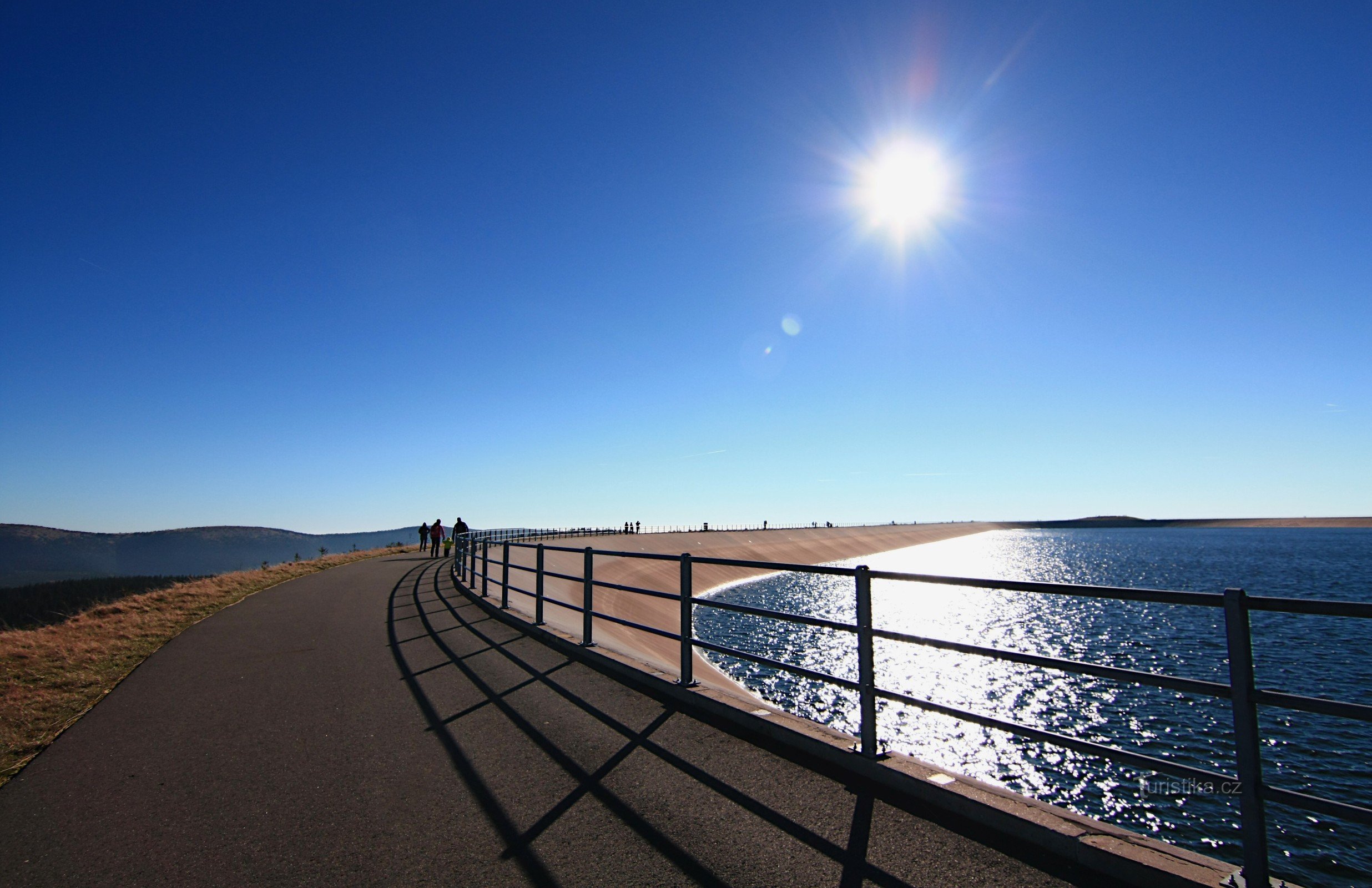 Horní nádrž přečerpávací vodní elektrárny (PVE) Dlouhé Stráně