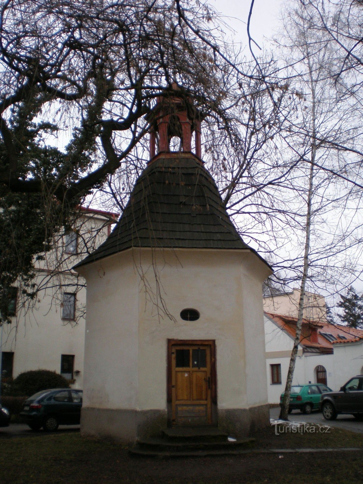 Horní Počernice - nhà nguyện trên Quảng trường Křovin