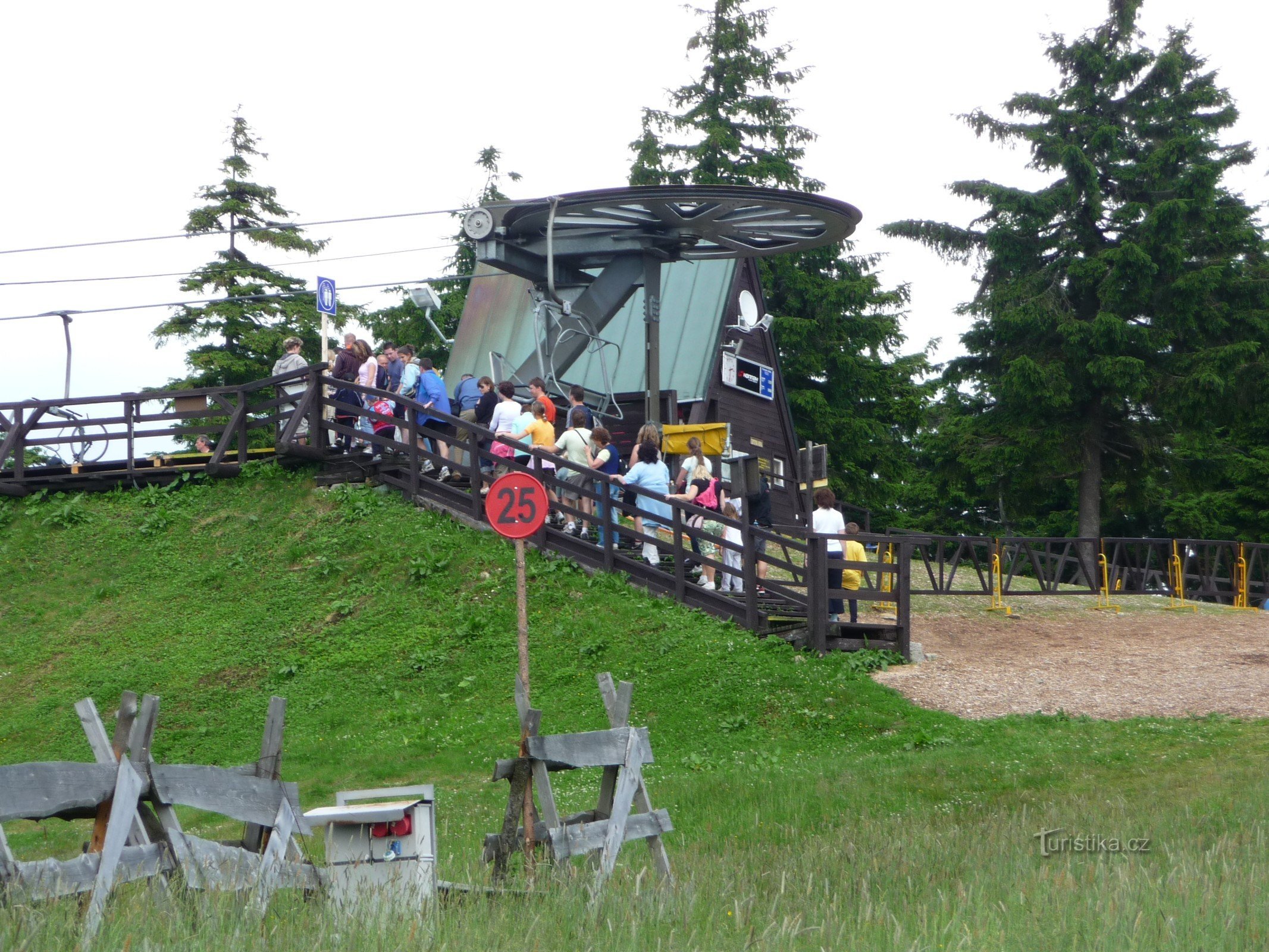 bovenstation van de Čertova hora kabelbaan