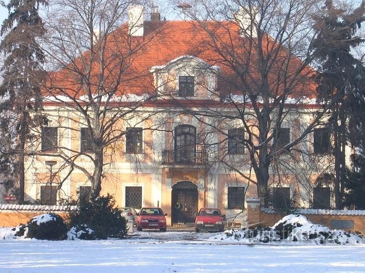 Castelo superior: Panenské Břežany, casa de repouso