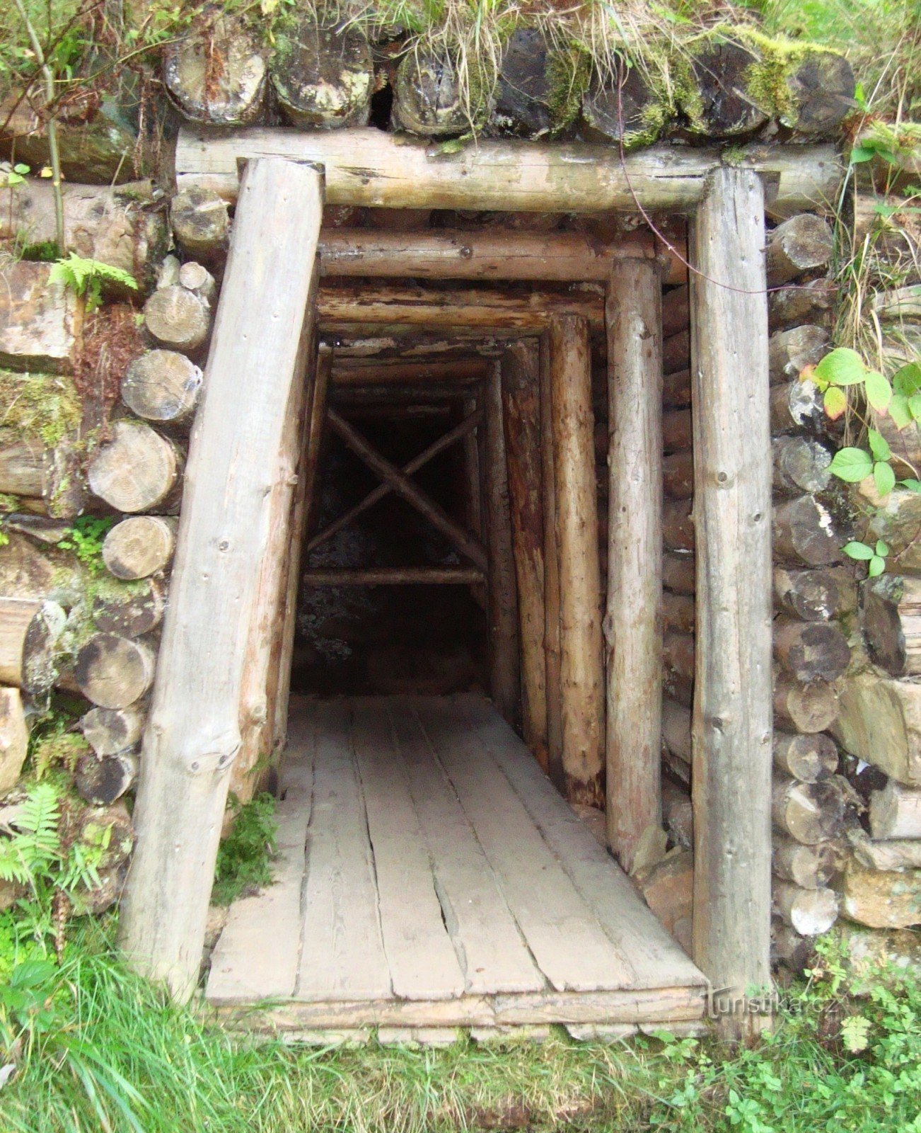 Friluftsmuseum för gruvdrift nära Zlaty Hory - tunneldetalj - Foto: Ulrych Mir.