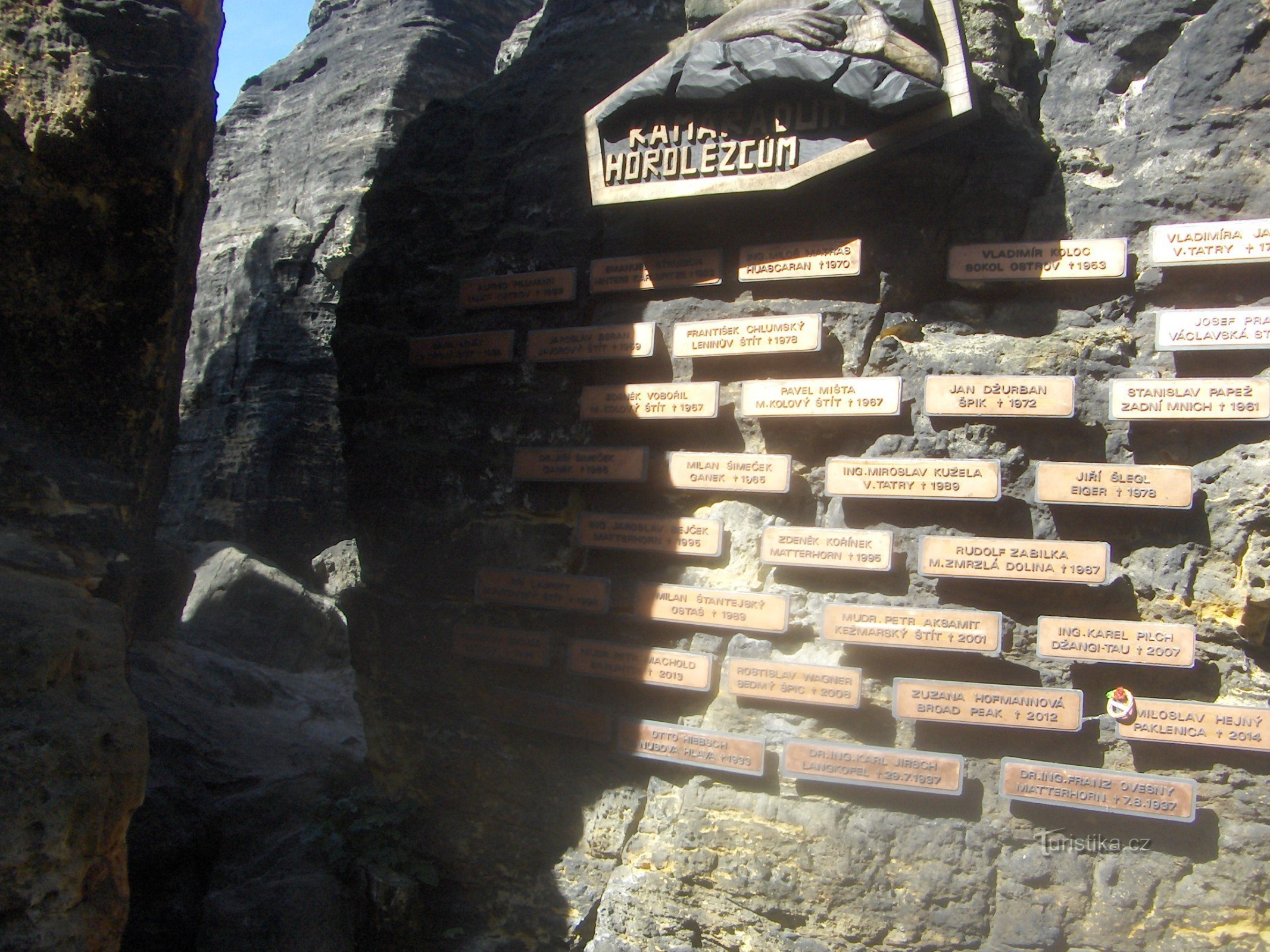 Памятник альпинизму