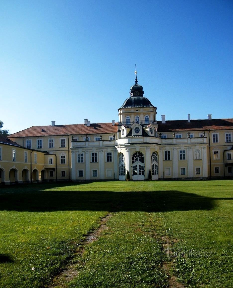 Hořovice slott bakifrån